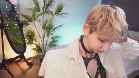 CLEOshort hair  TIna long hair  online show from 02/19/25, 04:00