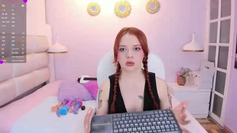 Yvonne online show from 09/17/25, 08:54