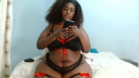 Snapshot of velvetychocolate1 chatting on 05/17/26, 01:25 velvetychocolate1 online show from 05/17/26, 01:25