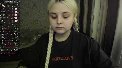 eva 3 online show from 10/11/25, 10:19