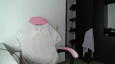 Snapshot of venelope1 chatting on 05/12/26, 02:41 Venelope 3 online show from 05/12/26, 02:41