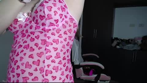 Snapshot of venelope1 chatting on 05/26/26, 01:29 Venelope 3 online show from 05/26/26, 01:29