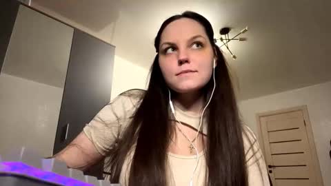 Snapshot of venessapust chatting on 03/13/26, 08:37 Emily online show from 03/13/26, 08:37