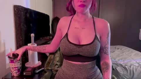 Snapshot of venicebtch666 chatting on 10/13/25, 11:32 Lanna online show from 10/13/25, 11:32