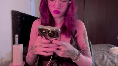 Snapshot of venicebtch666 chatting on 10/21/25, 11:55 Lanna online show from 10/21/25, 11:55