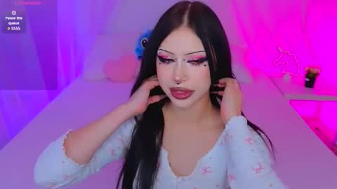 Vivian online show from 11/04/25, 03:16