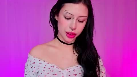 Vivian online show from 11/25/25, 04:12