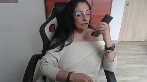 Snapshot of venus496613 chatting on 06/19/26, 04:44 venus496613 online show from 06/19/26, 04:44