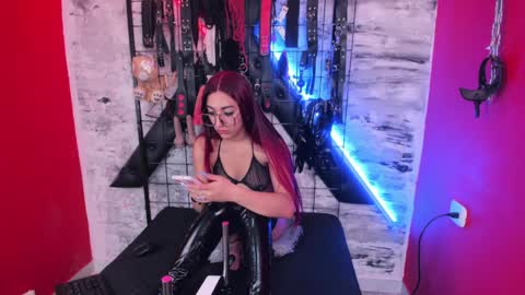 Snapshot of venus_bms_ chatting on 04/28/26, 11:48 VENUS online show from 04/28/26, 11:48