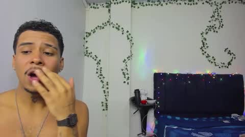 Snapshot of venus_boy2 chatting on 11/13/25, 03:16 venus_boy2 online show from 11/13/25, 03:16