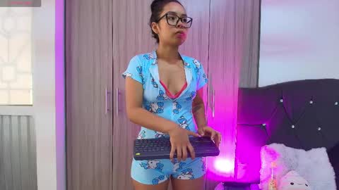 Snapshot of venus_hexxx chatting on 05/08/26, 11:26 venus_hexxx online show from 05/08/26, 11:26