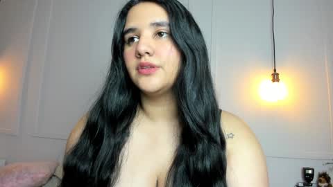 Snapshot of venus_naughty_1 chatting on 12/30/24, 09:27 Sofi online show from 12/30/24, 09:27