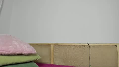 Snapshot of venus_naughty_1 chatting on 02/19/25, 04:00 Sofi online show from 02/19/25, 04:00