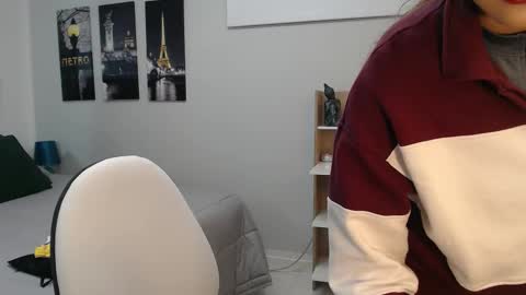 Snapshot of venus_steffen chatting on 09/13/25, 12:27 Mia online show from 09/13/25, 12:27