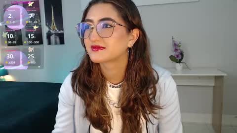 Snapshot of venus_steffen chatting on 09/20/25, 12:28 Mia online show from 09/20/25, 12:28