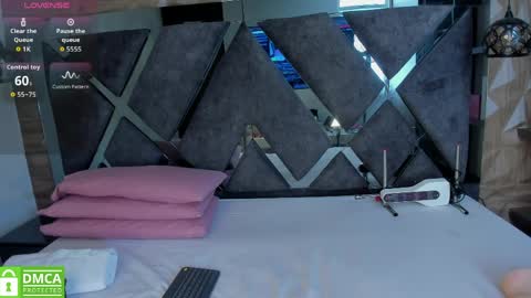 Venus online show from 04/01/26, 12:50