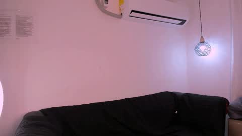 venus_velvet online show from 10/17/25, 08:28