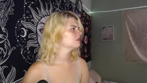 Snapshot of venusastar chatting on 09/27/25, 10:15 Miss Venus online show from 09/27/25, 10:15