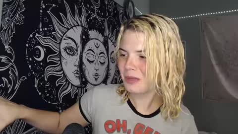 Snapshot of venusastar chatting on 09/29/25, 12:49 Miss Venus online show from 09/29/25, 12:49