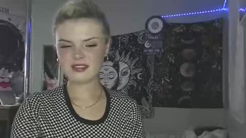 Snapshot of venusastar chatting on 11/11/25, 03:01 Miss Venus online show from 11/11/25, 03:01