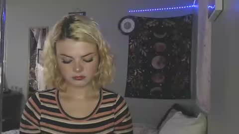 Snapshot of venusastar chatting on 11/13/25, 02:49 Miss Venus online show from 11/13/25, 02:49