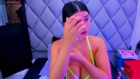 Venusowen  online show from 11/27/25, 01:02