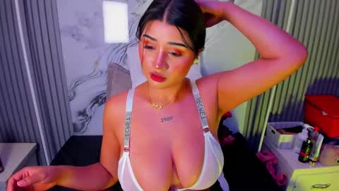 Venusowen  online show from 05/07/26, 02:22