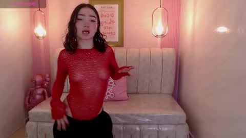 venuss online show from 03/18/26, 01:47