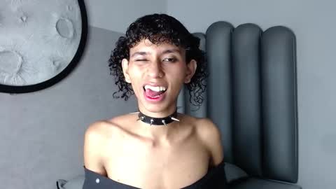 Snapshot of venuss_03 chatting on 09/28/25, 03:34 venuss_03 online show from 09/28/25, 03:34
