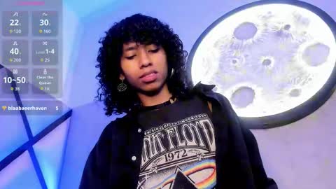 Snapshot of venuss_03 chatting on 11/12/25, 04:13 venuss_03 online show from 11/12/25, 04:13