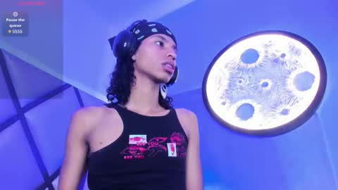 Snapshot of venuss_03 chatting on 11/28/25, 03:53 venuss_03 online show from 11/28/25, 03:53