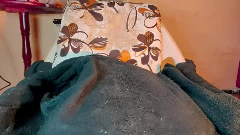 Snapshot of venustrav chatting on 02/20/25, 02:40 Venus online show from 02/20/25, 02:40