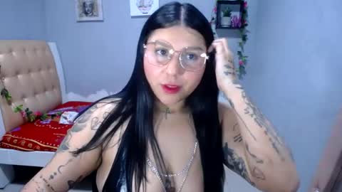 Snapshot of venuswilliamx chatting on 07/11/26, 02:47 venus online show from 07/11/26, 02:47