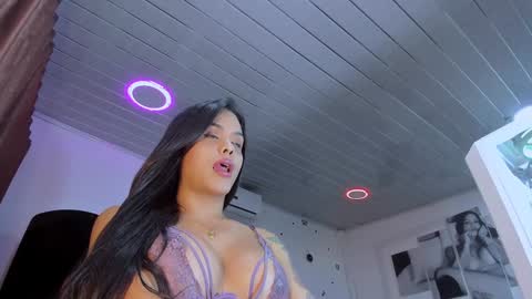 ---Venuz--- online show from 01/11/25, 10:51