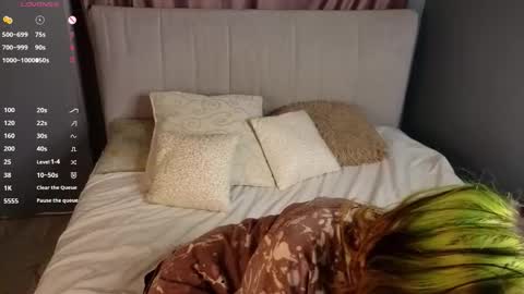 Erica online show from 11/03/25, 08:10