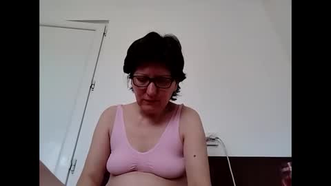 Snapshot of vera_elle chatting on 04/25/26, 12:41 Vera online show from 04/25/26, 12:41