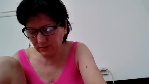 Snapshot of vera_elle chatting on 05/13/26, 12:46 Vera online show from 05/13/26, 12:46