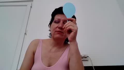 Snapshot of vera_elle chatting on 05/15/26, 10:44 Vera online show from 05/15/26, 10:44