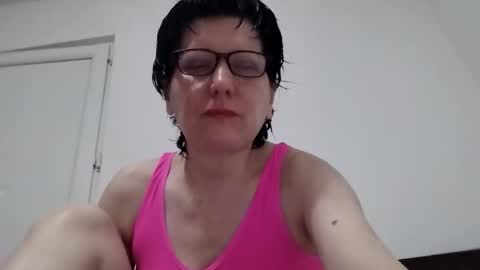Snapshot of vera_elle chatting on 05/22/26, 01:46 Vera online show from 05/22/26, 01:46