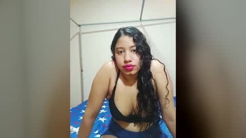 vera_phone online show from 05/19/26, 07:09