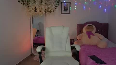 Verasilk online show from 03/07/26, 03:36