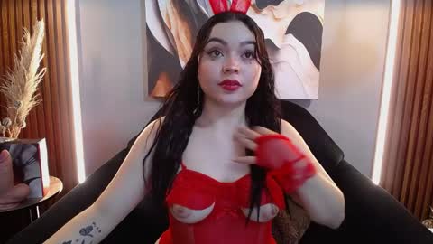 Snapshot of vero_hotlips chatting on 04/04/26, 07:00 Vero online show from 04/04/26, 07:00