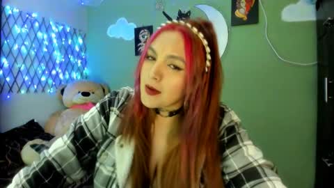 Snapshot of vero_jhonson chatting on 04/01/26, 02:45 karolina online show from 04/01/26, 02:45
