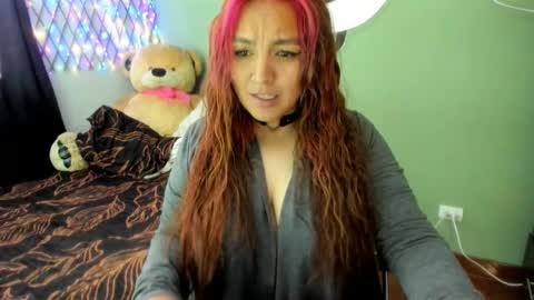 Snapshot of vero_jhonson chatting on 04/02/26, 03:31 karolina online show from 04/02/26, 03:31