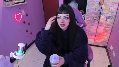     online show from 10/29/25, 01:08