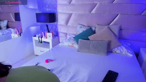 Snapshot of verokax chatting on 02/16/25, 04:20 Vero online show from 02/16/25, 04:20