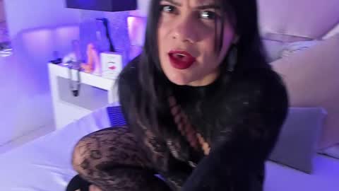 Snapshot of verokax chatting on 02/21/25, 04:07 Vero online show from 02/21/25, 04:07