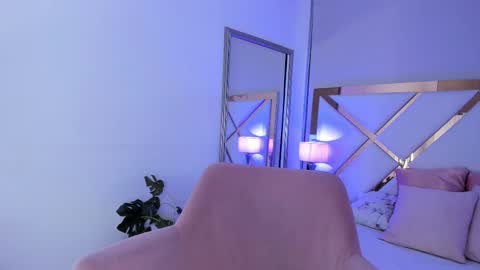 Snapshot of verokax chatting on 12/19/25, 04:52 Vero online show from 12/19/25, 04:52