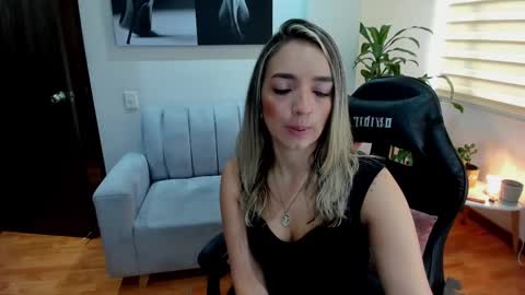 Catalina online show from 02/25/25, 12:34