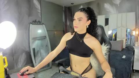 Veronica  online show from 04/17/26, 12:35